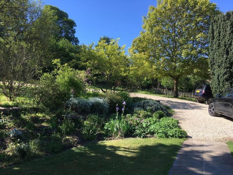 Masons Cottage, An Idyllic Retreat In An Area Of Outstanding Beauty, Close To Blenheim Palace, Oxford & The Cotswolds Stonesfield Екстериор снимка