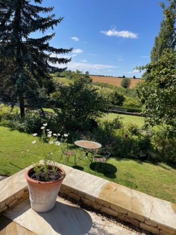 Masons Cottage, An Idyllic Retreat In An Area Of Outstanding Beauty, Close To Blenheim Palace, Oxford & The Cotswolds Stonesfield Екстериор снимка